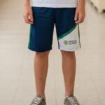 Bermuda Escolar Unissex – Helanca Premium Acabamento DRY Proteção UV